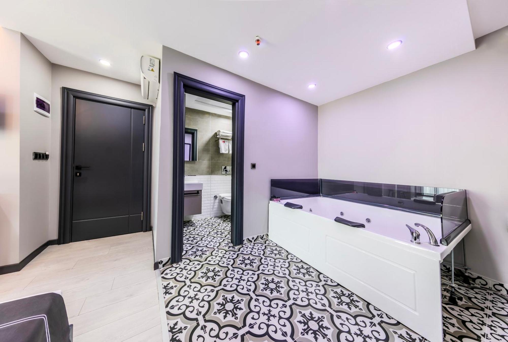 Intercity Hotel Istanbul Airport Arnavutkoy ภายนอก รูปภาพ