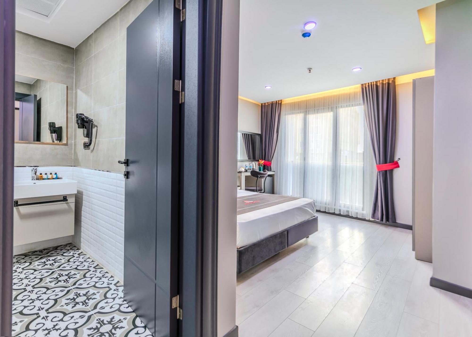 Intercity Hotel Istanbul Airport Arnavutkoy ภายนอก รูปภาพ